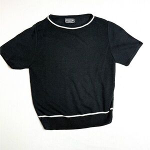 Vintage Dylan Black Short Sleeve Knit Sweater with White Trim Size Small